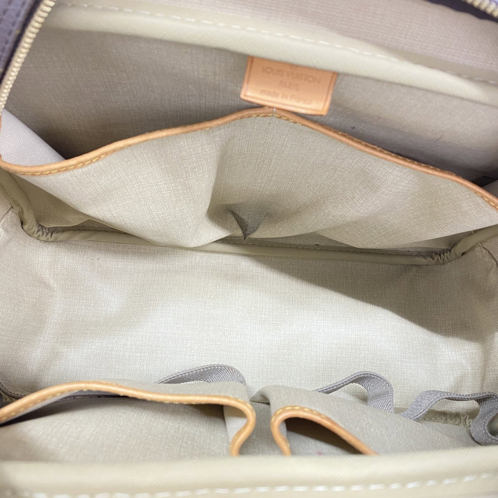 Louis Vuitton Handbag - 4
