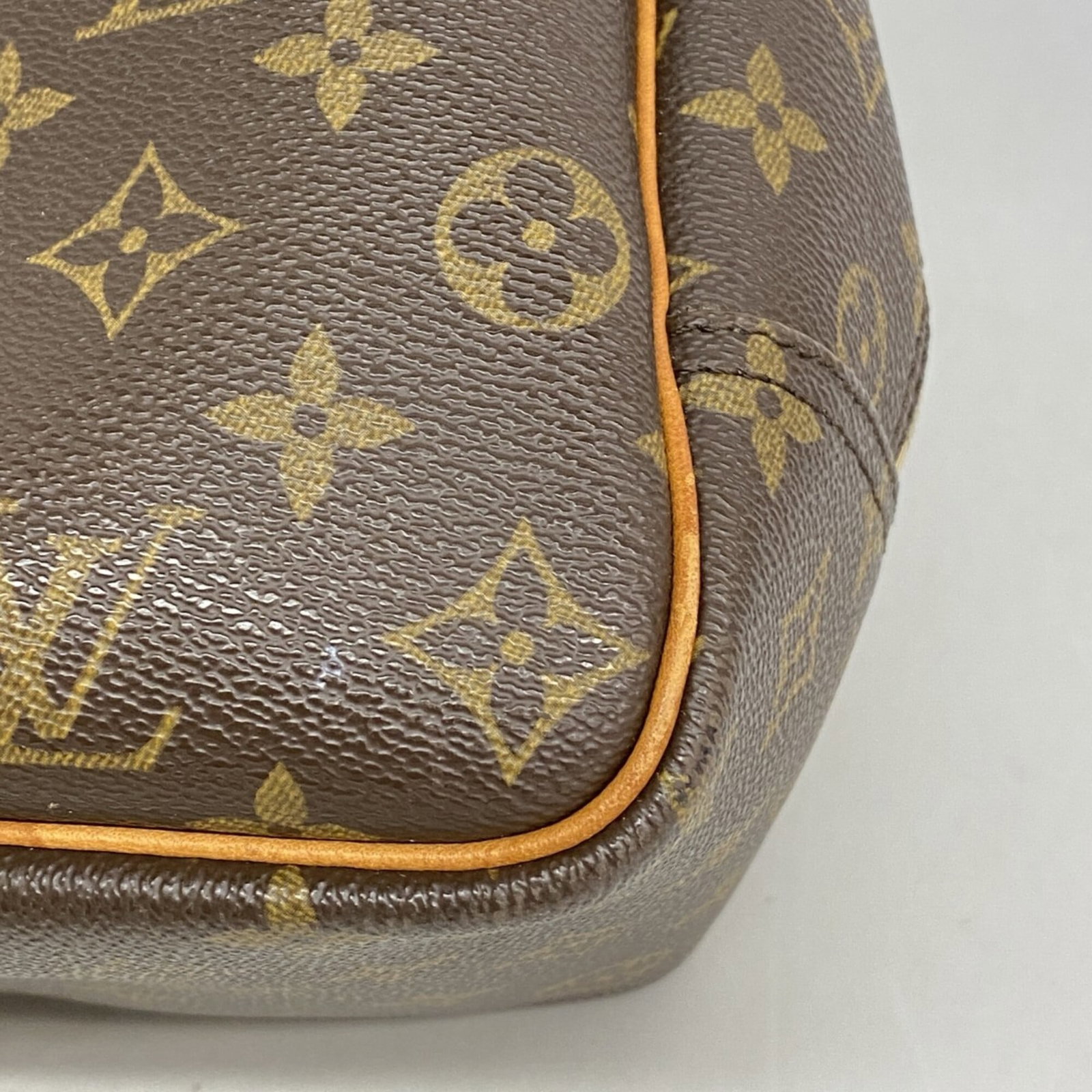 Louis Vuitton Handbag - 6