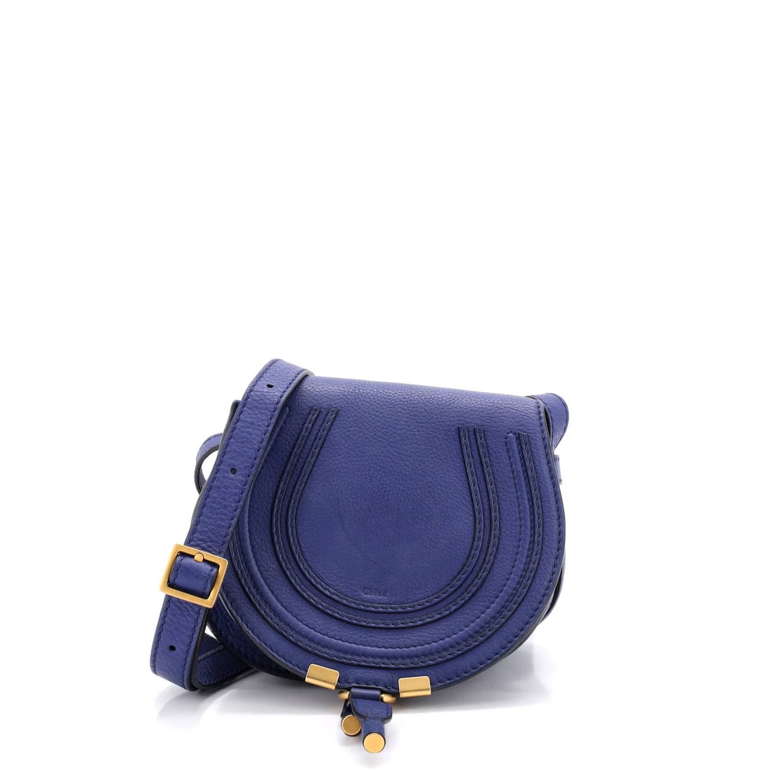 Marcie Crossbody Small Chloe Leather Bag: Marcie Crossbody Small Chloe Leather Bag The Marcie Crossbody Small Chloe Leather Bag features a stunning blue exterior made from high-quality leather, with a classic cross-body design and adjustable 