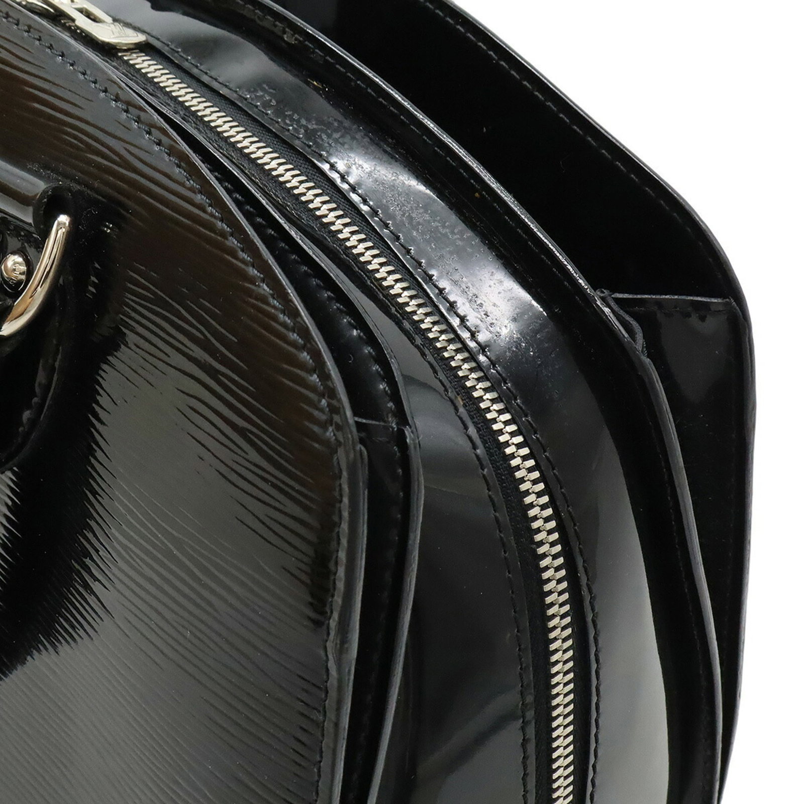 Louis Vuitton Handbag - 8