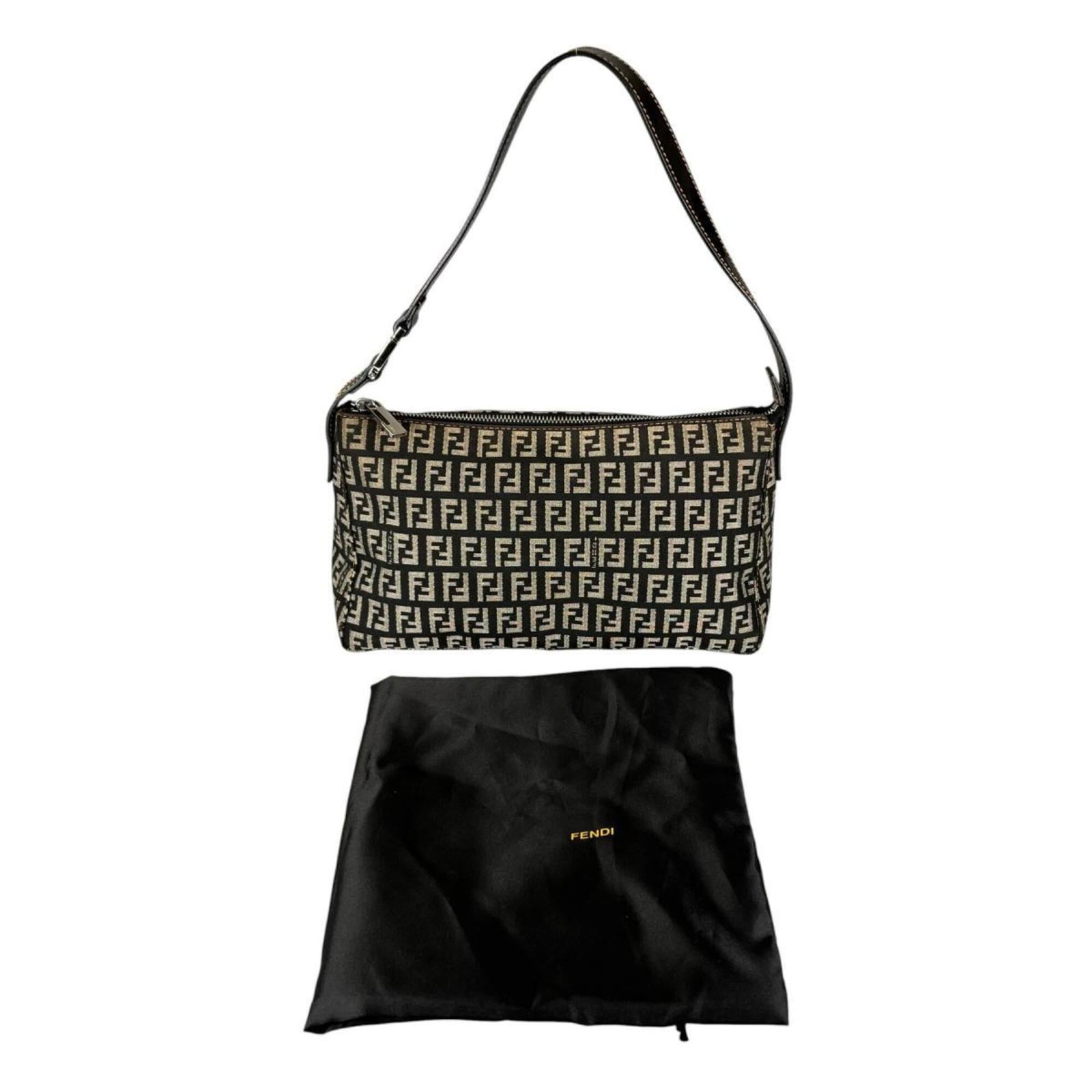 Shoulder bag nylon Zucchino Fendi: Shoulder bag nylon Zucchino Fendi Zucchino Fendi shoulder bag in gray nylon features a classic design with a durable and versatile material. Measuring 15cm x 26cm x 10cm, it's the perfect size for dai
