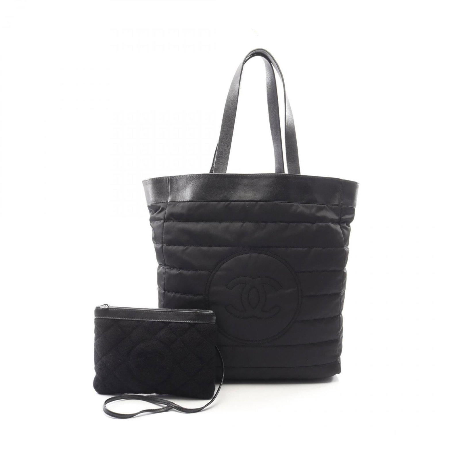 Nylon leather pile fabric Chanel tote bag pouch handbag: Nylon leather pile fabric Chanel tote bag pouch handbag Nylon leather pile fabric Chanel tote bag pouch handbag features a unique blend of materials, combining the durability of nylon with the