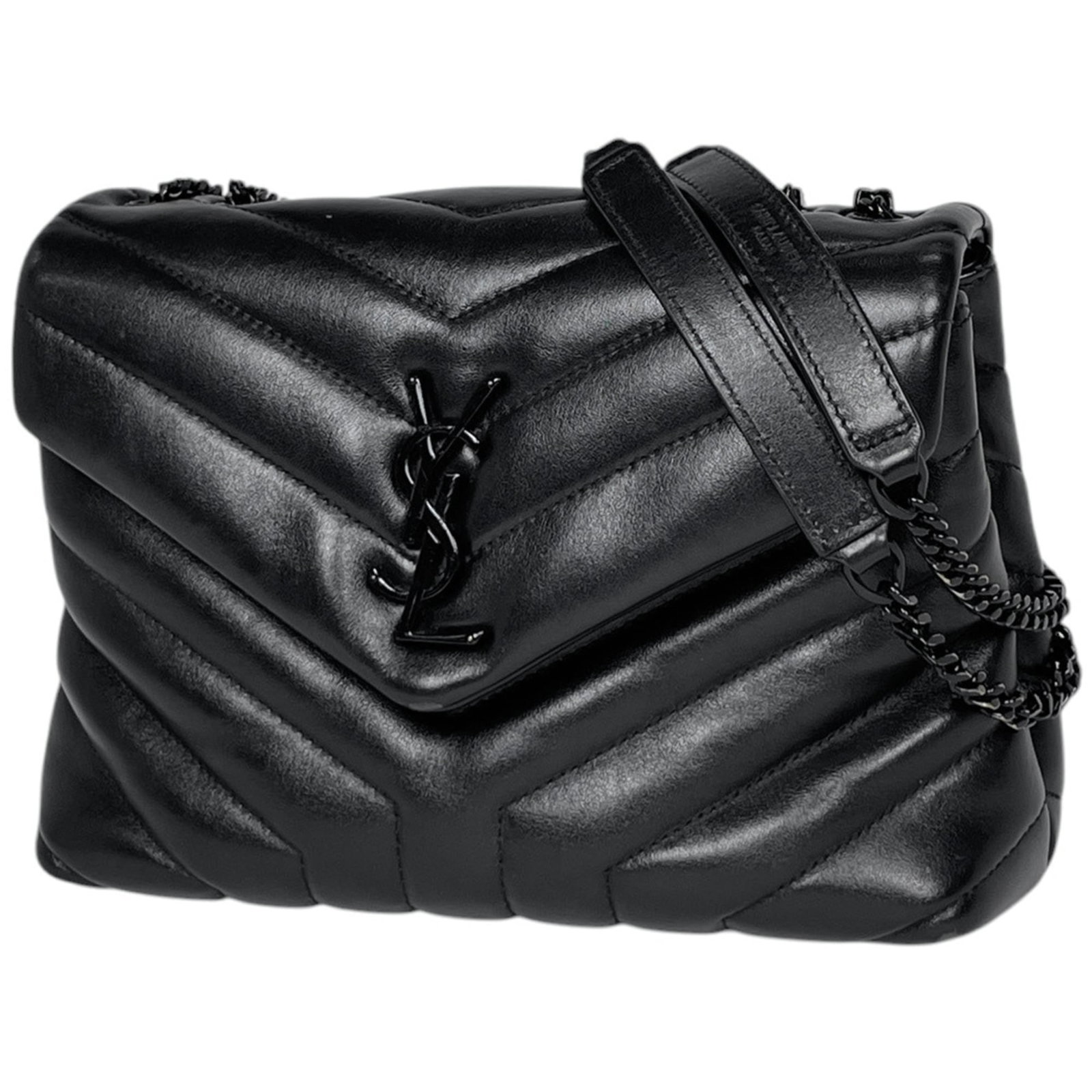 Saint Laurent Shoulder Bag Leather: Saint Laurent Shoulder Bag Leather Black leather shoulder bag from Saint Laurent, featuring a sleek design with dimensions of 17cm x 22cm x 9cm. The bag's classic style and luxurious material make it 