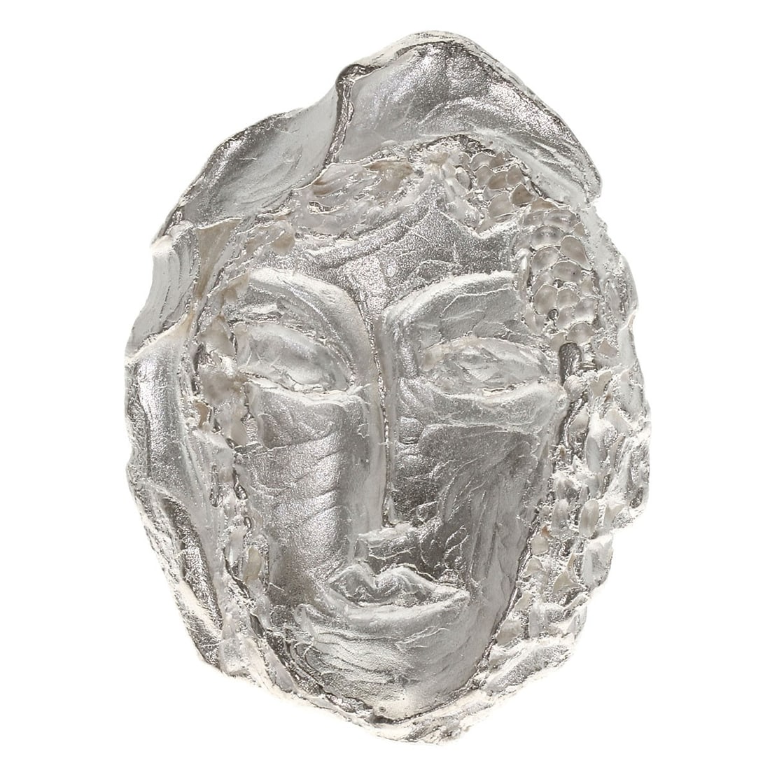 Tasaki Masuo Ikeda, Woman In A Hat, Pure Silver Medal Other Silver Unisex: Tasaki Masuo Ikeda, Woman In A Hat, Pure Silver Medal Other Silver Unisex Silver medal with a woman in a hat, crafted from pure silver and other silver. This unique piece bears a signature, adding an