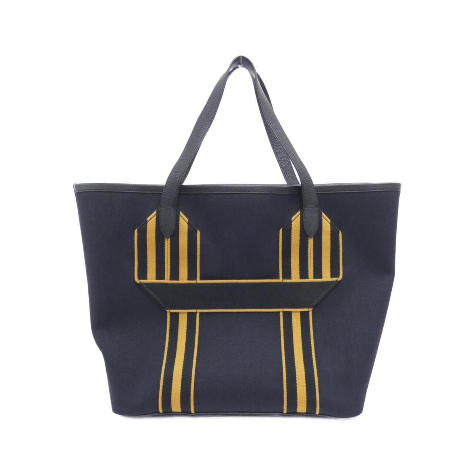 Hermes Handbag Taurillon Leather Clemence: Hermes Handbag Taurillon Leather Clemence The Hermes Handbag Taurillon Leather Clemence boasts sleek, sophisticated lines and a rich black hue. Crafted from high-quality Taurillon clemence leather,