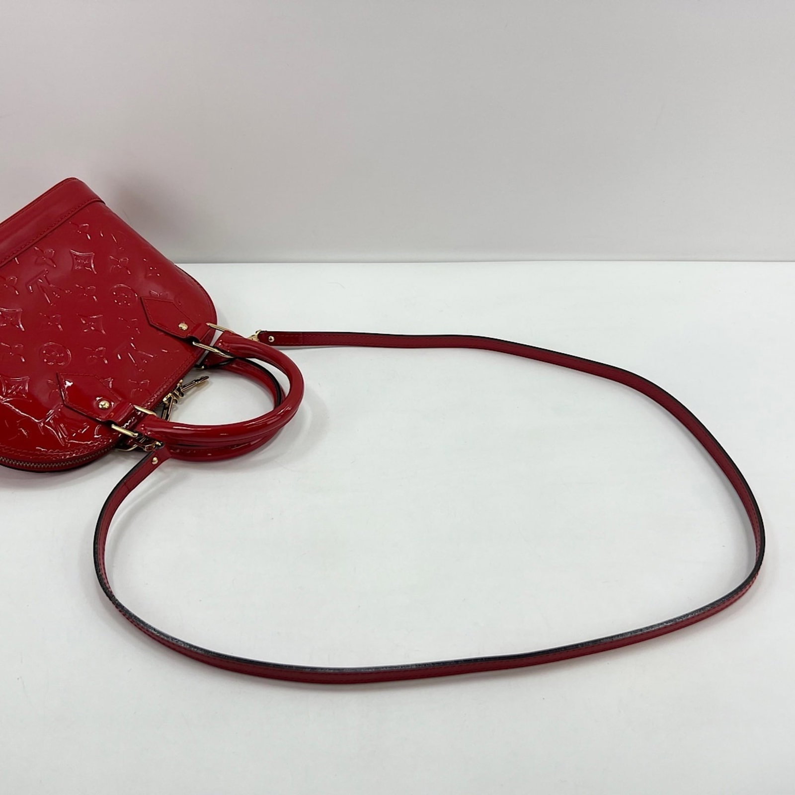Louis Vuitton Handbag - 10