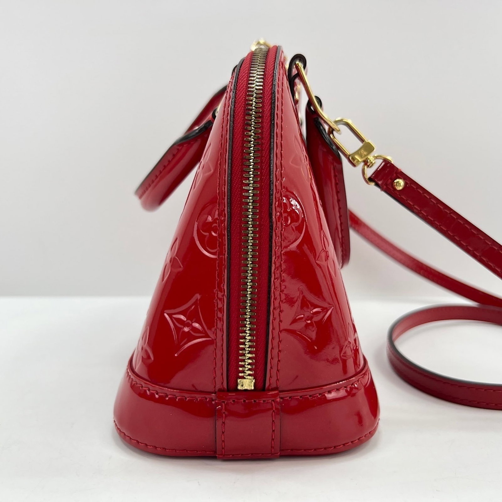 Louis Vuitton Handbag - 6