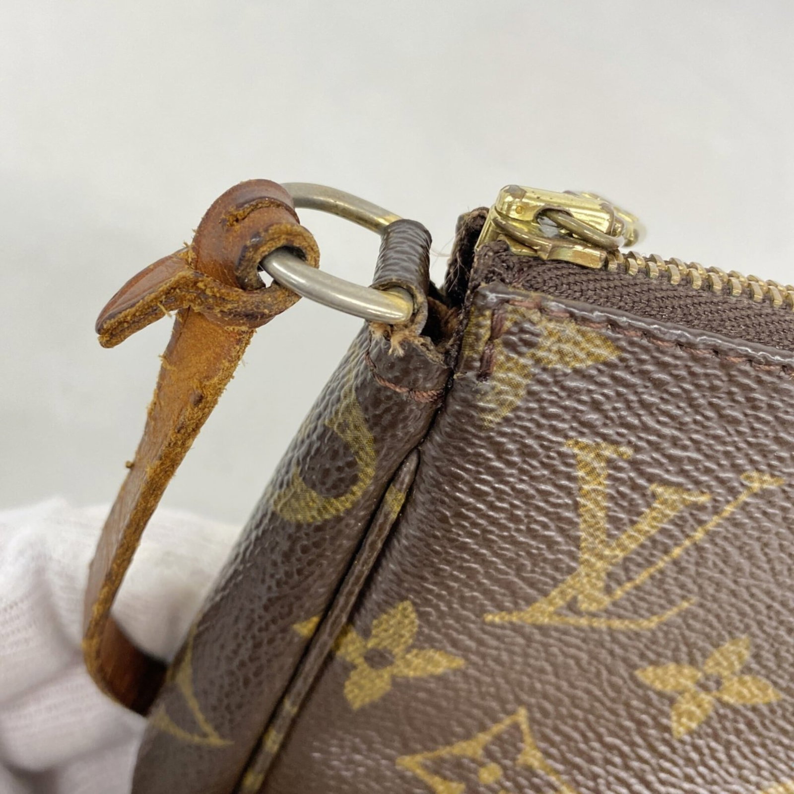 Vuitton Pouch Louis - 7