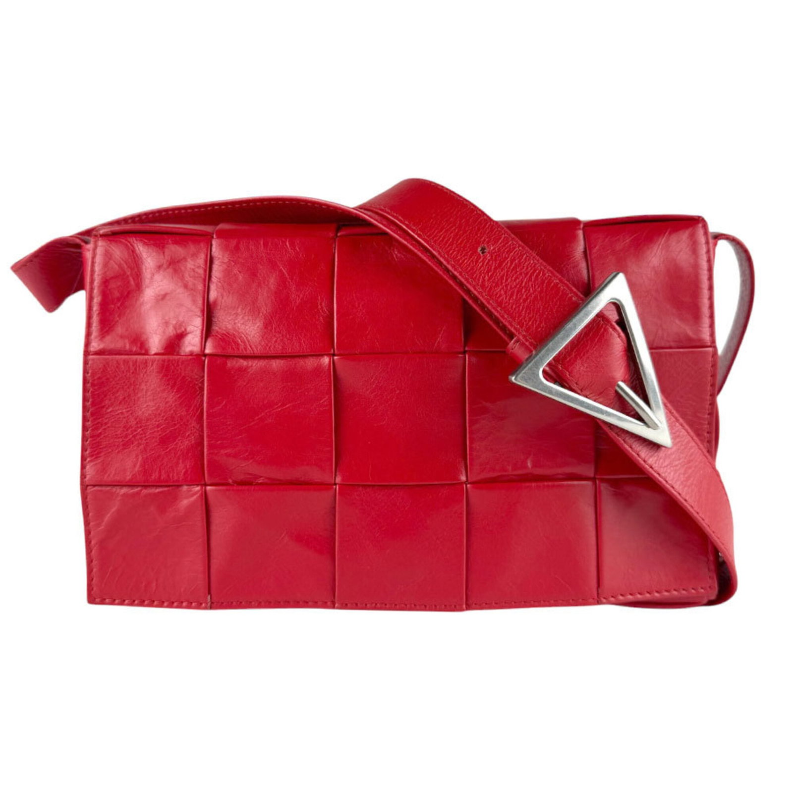 Bottega Veneta Shoulder Bag Leather: Bottega Veneta Shoulder Bag Leather Bottega Veneta Shoulder Bag Leather - A stylish and compact shoulder bag made from high-quality leather, featuring a bold red color that adds a pop of personality