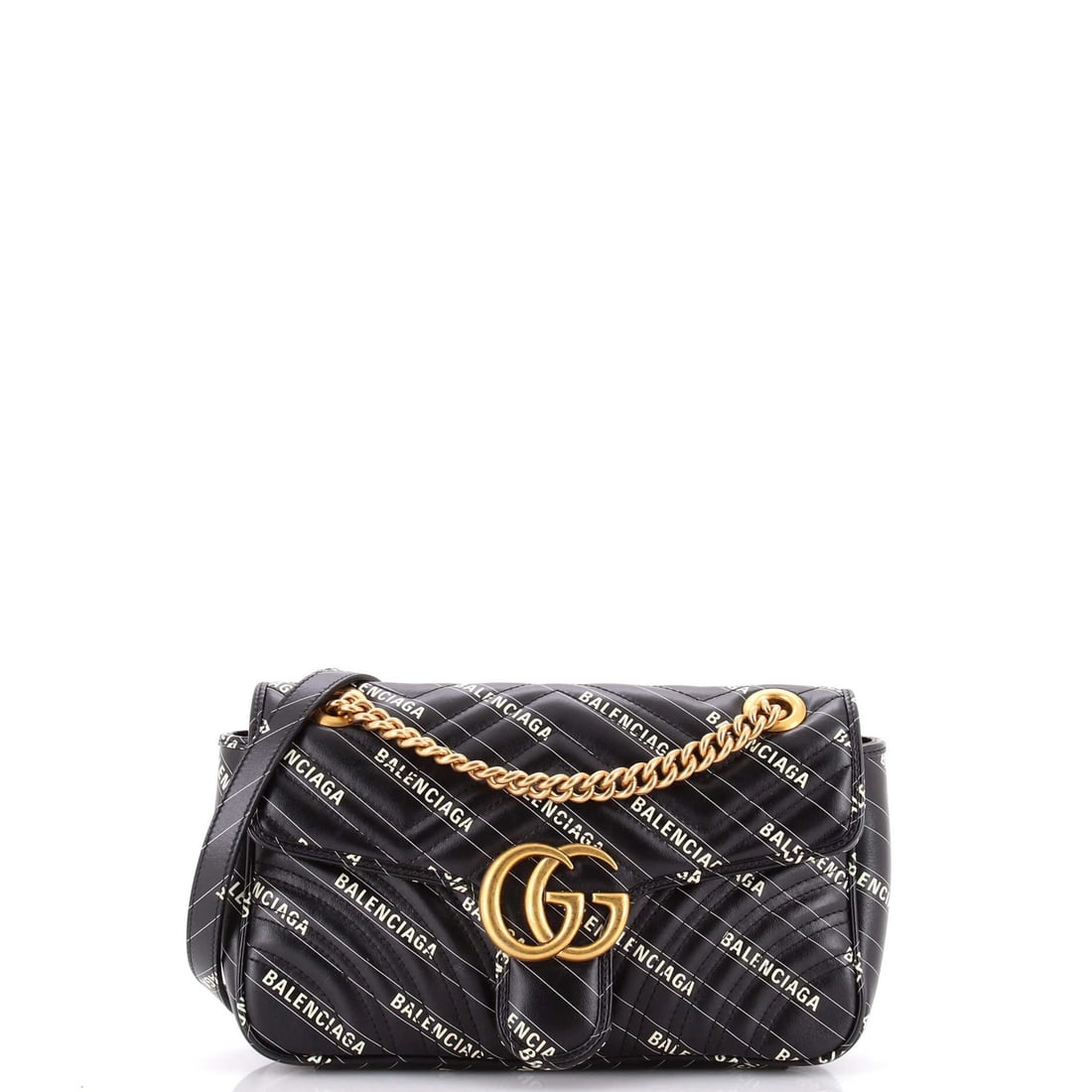 Hacker project bag flap printed matelasse GG Marmont Gucci: Hacker project bag flap printed matelasse GG Marmont Gucci Small GG Marmont Flap Bag with printed matelasse leather in black, featuring aged gold hardware and a neutral interior. This Gucci shoulder