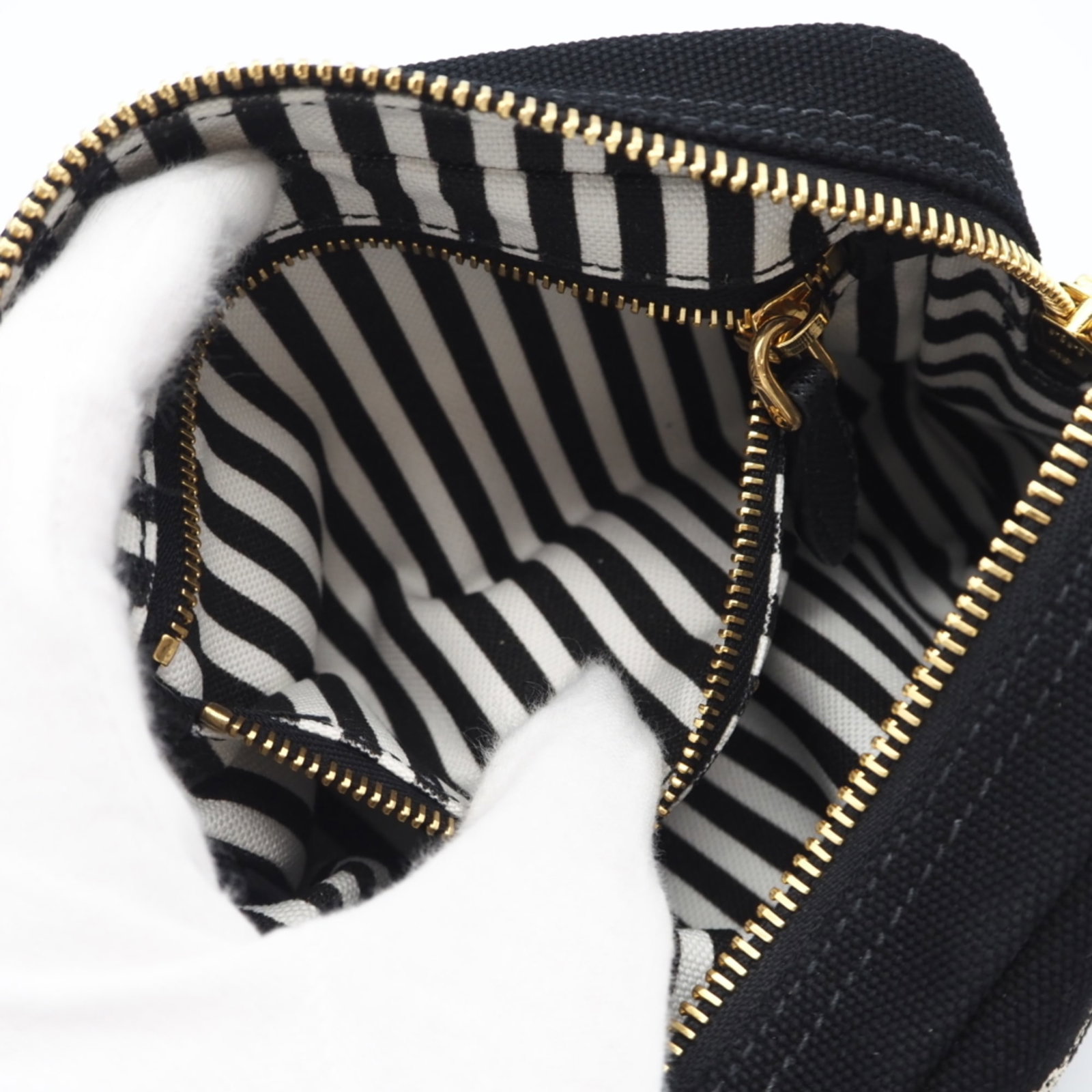 Canvas Pouch Prada - 9