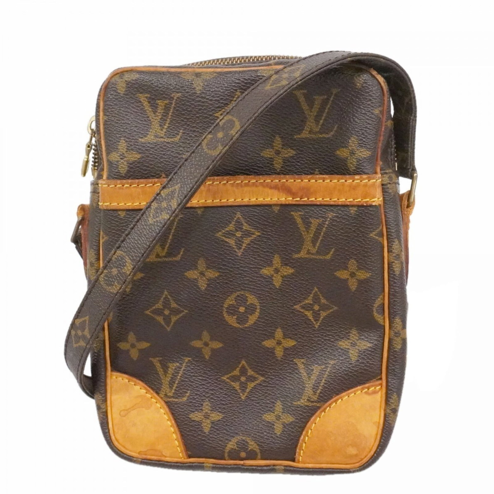 Shoulder bag from Louis Vuitton: Shoulder bag from Louis Vuitton Brown Louis Vuitton shoulder bag with dimensions 21cm x 15cm x 4.5cm, featuring a classic design that combines style and functionality. The bag's signature monogram