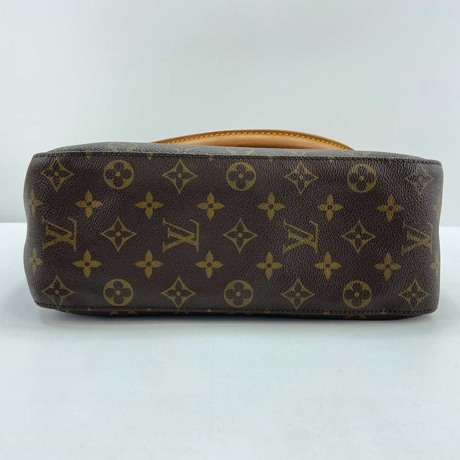 Louis Vuitton Handbag - 7