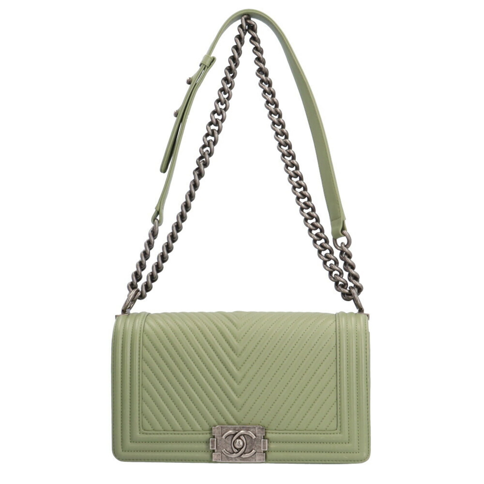 Shoulder Bag Leather Chanel: Shoulder Bag Leather Chanel Leather Chanel shoulder bag in green lambskin, measuring 14.5cm x 25cm x 7cm with a strap length of 70cm, offering a stylish and compact accessory for everyday use. This ba