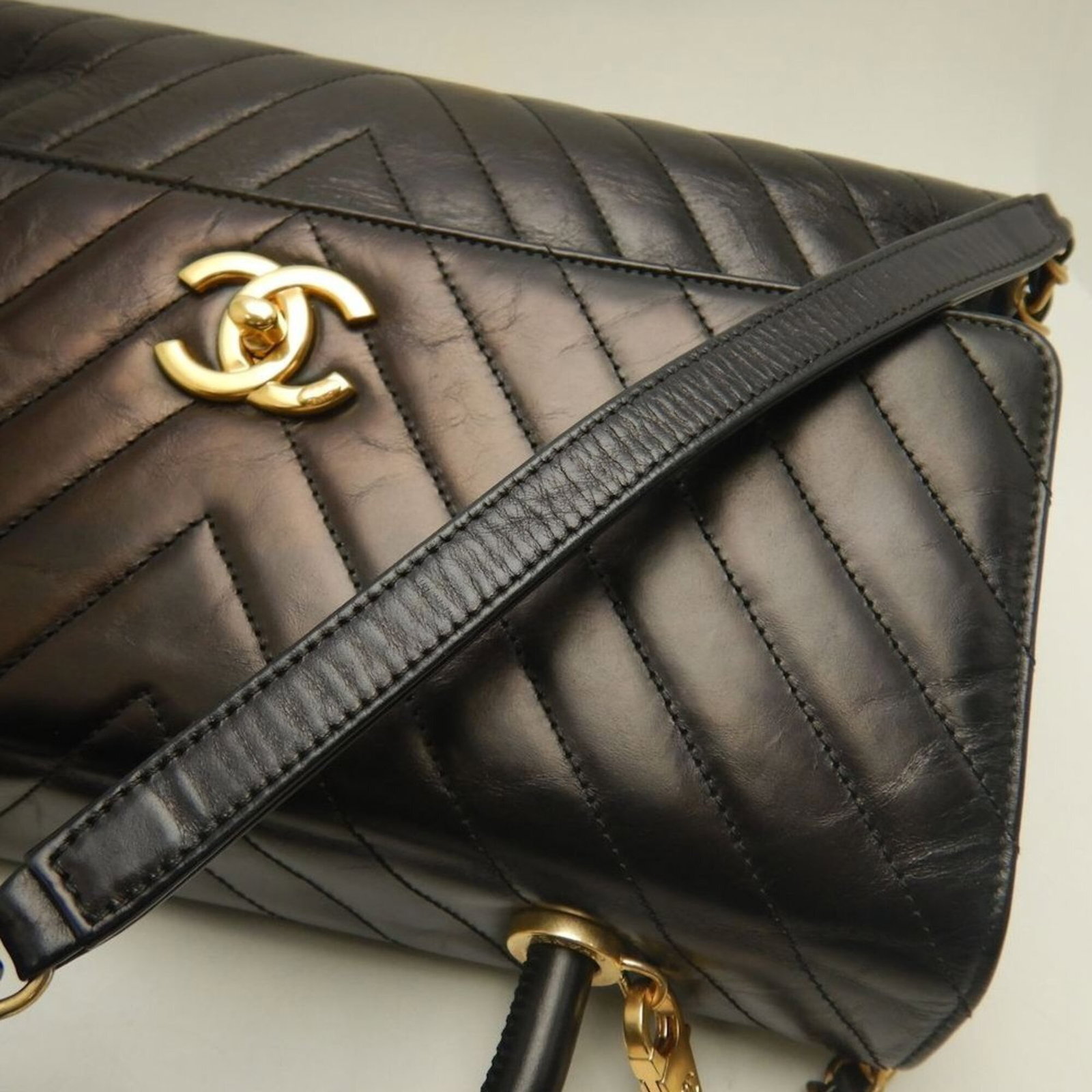 Leather Handbag Chanel - 9