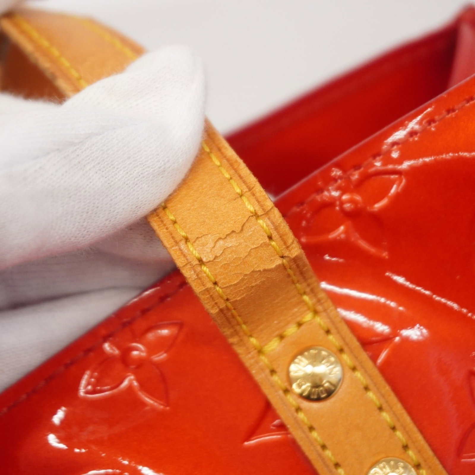 Louis Vuitton Handbag - 8