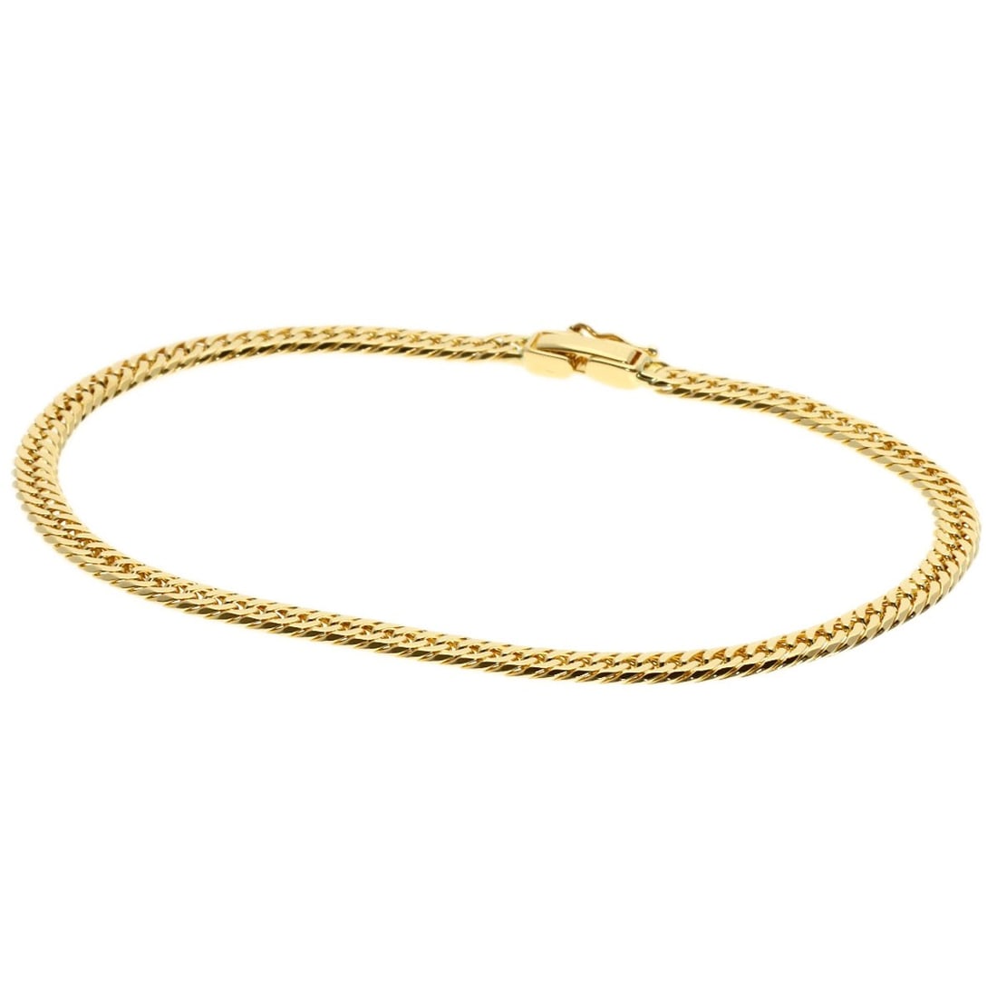 Kihei K18 Gold 6G Curb Side W6 Yellow Chain Bracelet: Kihei K18 Gold 6G Curb Side W6 Yellow Chain Bracelet K18 Yellow Gold curb side chain bracelet with a sleek, yellow gold finish. This stylish accessory features a durable K18 metal construction and a