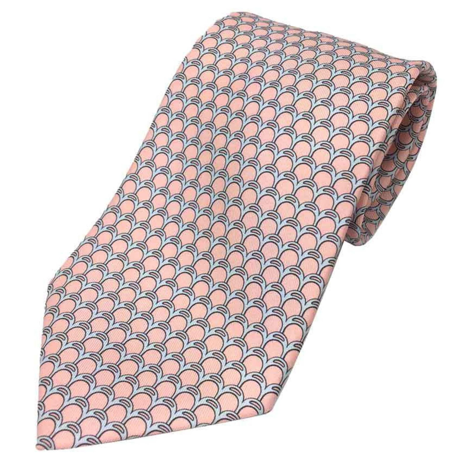 Silk 100% Hermes Cravat: Silk 100% Hermes Cravat Silk 100% Hermes Cravat in Pink. Made from high-quality silk, this cravat showcases the iconic French brand's signature craftsmanship. A beautiful addition to any collection. I