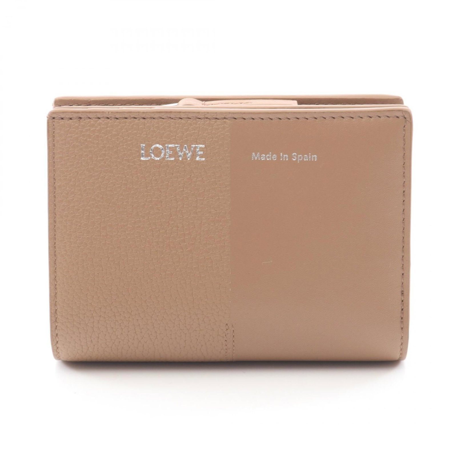 Wallet Bi Fold Leather Loewe: Wallet Bi Fold Leather Loewe Bi-fold leather wallet from Loewe, featuring a classic design with clean lines and a timeless brown color. Made from high-quality leather, this wallet measures 9.5cm x