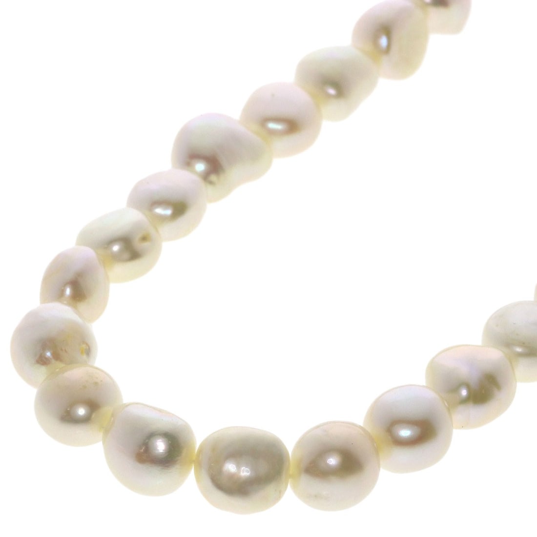 Tasaki Baroque Pearl Necklace K18 Yellow Gold: Tasaki Baroque Pearl Necklace K18 Yellow Gold K18 Yellow Gold Baroque Pearl Necklace with a sleek and sophisticated design, featuring a high-quality pearl as the main stone. This elegant necklace
