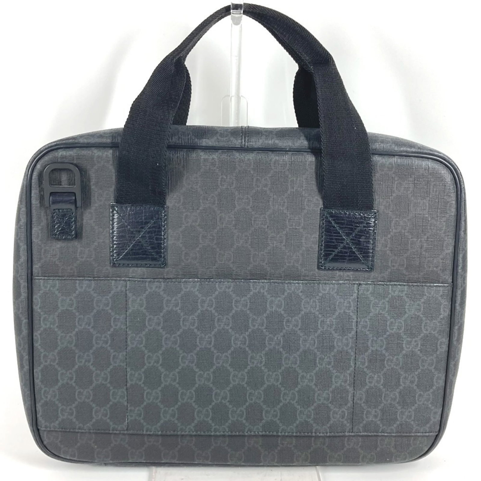 Gucci Tote Gg Supreme Handbag: Gucci Tote Gg Supreme Handbag Gucci Tote Gg Supreme Handbag - A stylish and modern tote bag from the iconic Italian brand, featuring the signature GG Supreme pattern in black. Measuring 27cm x 35.5cm 