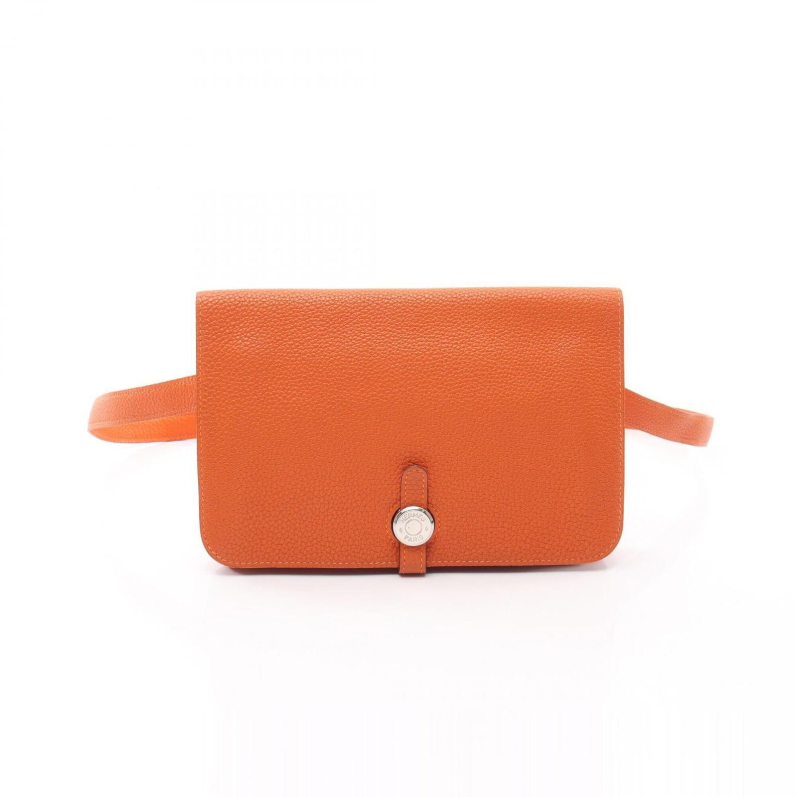 Handbag Togo Leather Fanny Hermes: Handbag Togo Leather Fanny Hermes Togo leather handbag with an orange color, featuring a fanny pack design. This women's bag measures 13cm x 20cm x 2.5cm and has a compact size. The Togo leather mater