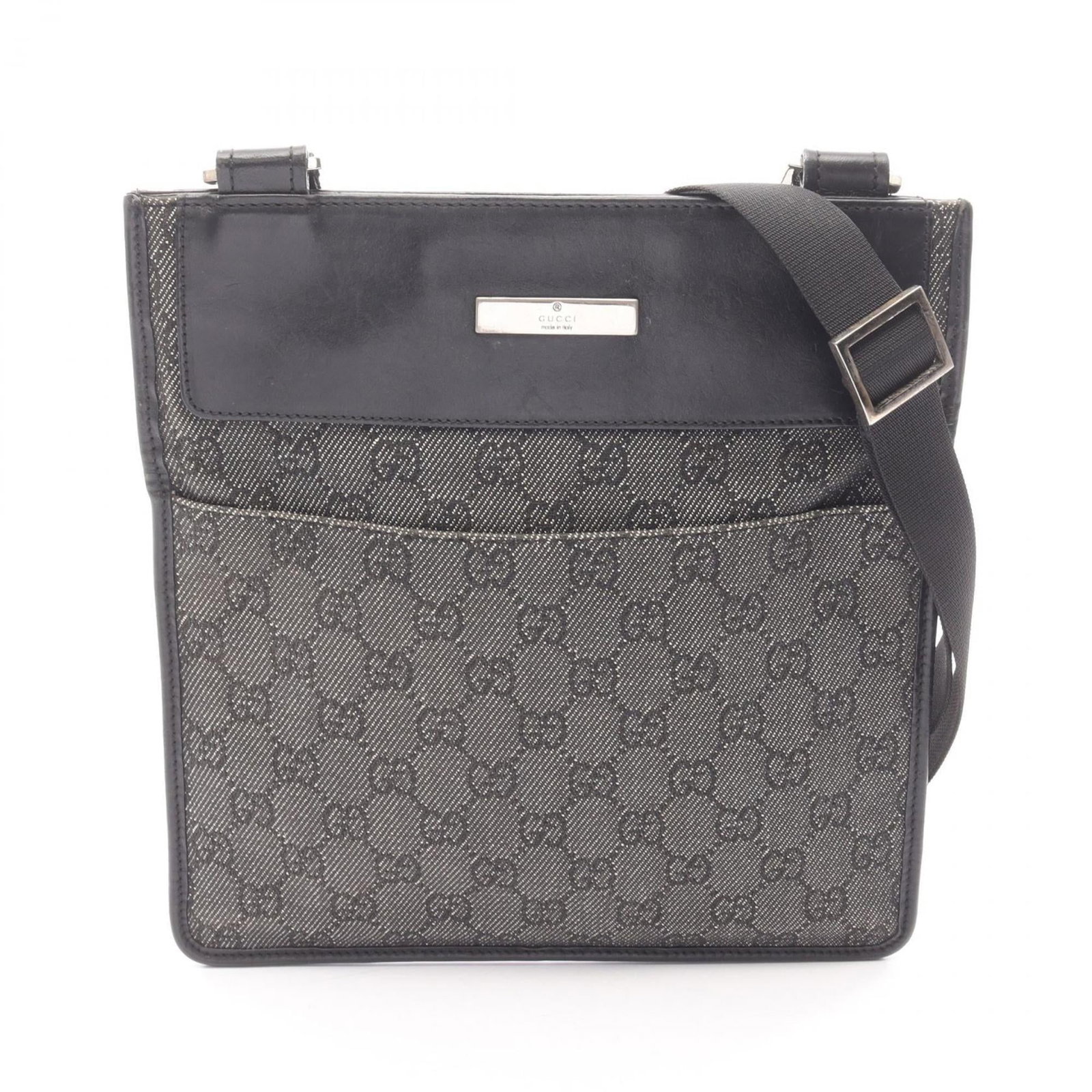 Gucci Handbag Shoulder Bag Denim Leather: Gucci Handbag Shoulder Bag Denim Leather Denim and leather come together in this Gucci shoulder bag, crafted from durable denim and adorned with premium leather accents. Measuring 25cm x 24cm x 5mm, i