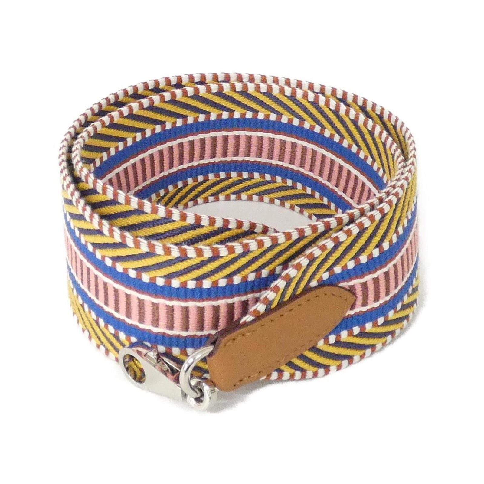 Swift leather strap canvas Hermes: Swift leather strap canvas Hermes Canvas and Swift leather strap from Hermes, measuring 78cm x 5cm. This unique combination of materials adds a touch of elegance to any accessory. The canvas and swift