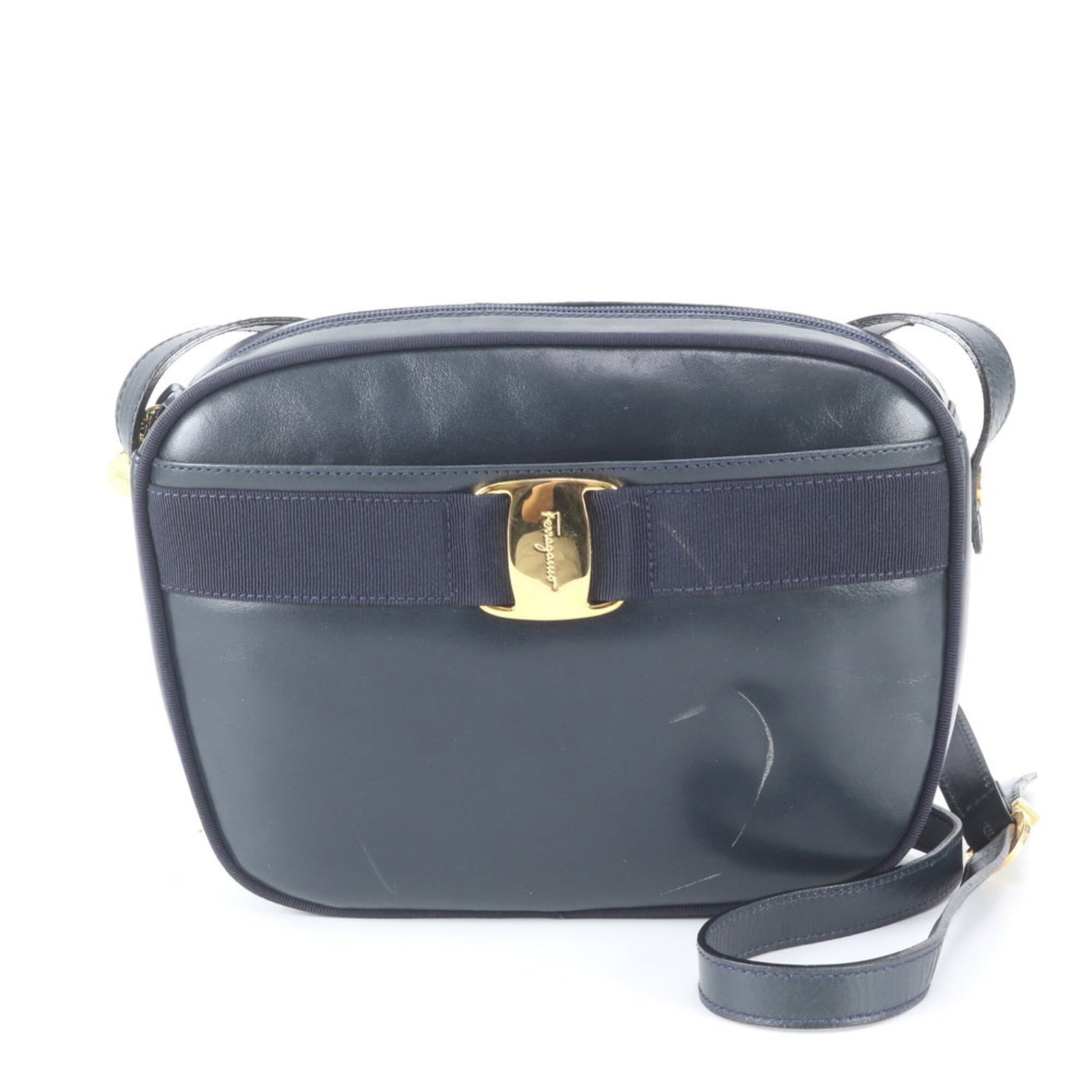 Handbag Leather Tote Salvatore Ferragamo Shoulder: Handbag Leather Tote Salvatore Ferragamo Shoulder Navy leather tote bag from Salvatore Ferragamo, Italy, measuring 17cm x 20cm x 8cm. This shoulder bag features high-quality leather construction and a