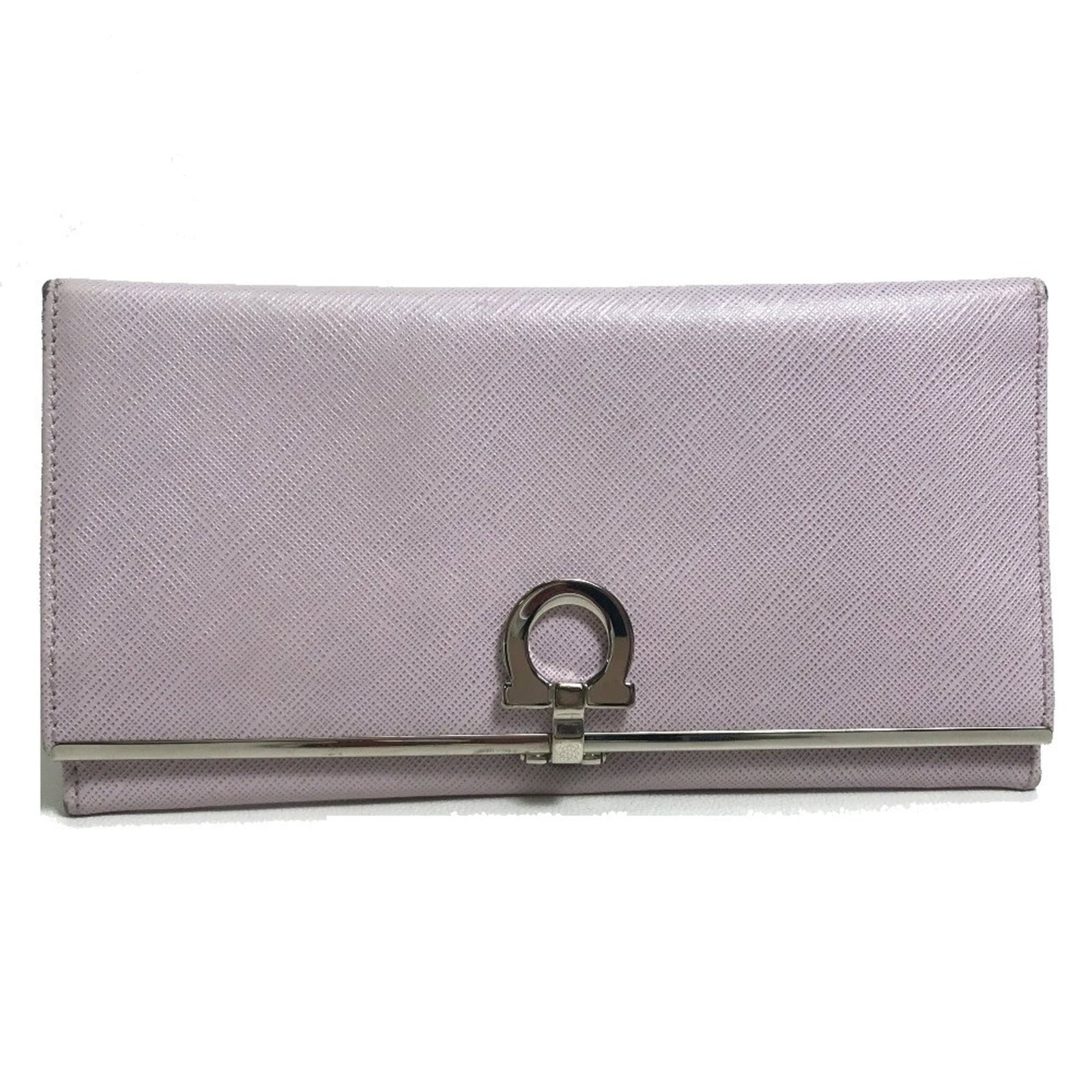 Long Wallet Ferragamo Salvatore Bi Fold Leather: Long Wallet Ferragamo Salvatore Bi Fold Leather Light purple leather long wallet with bi-fold design, featuring card slot, coin purse, and window pocket. Made from high-quality leather, this stylish a
