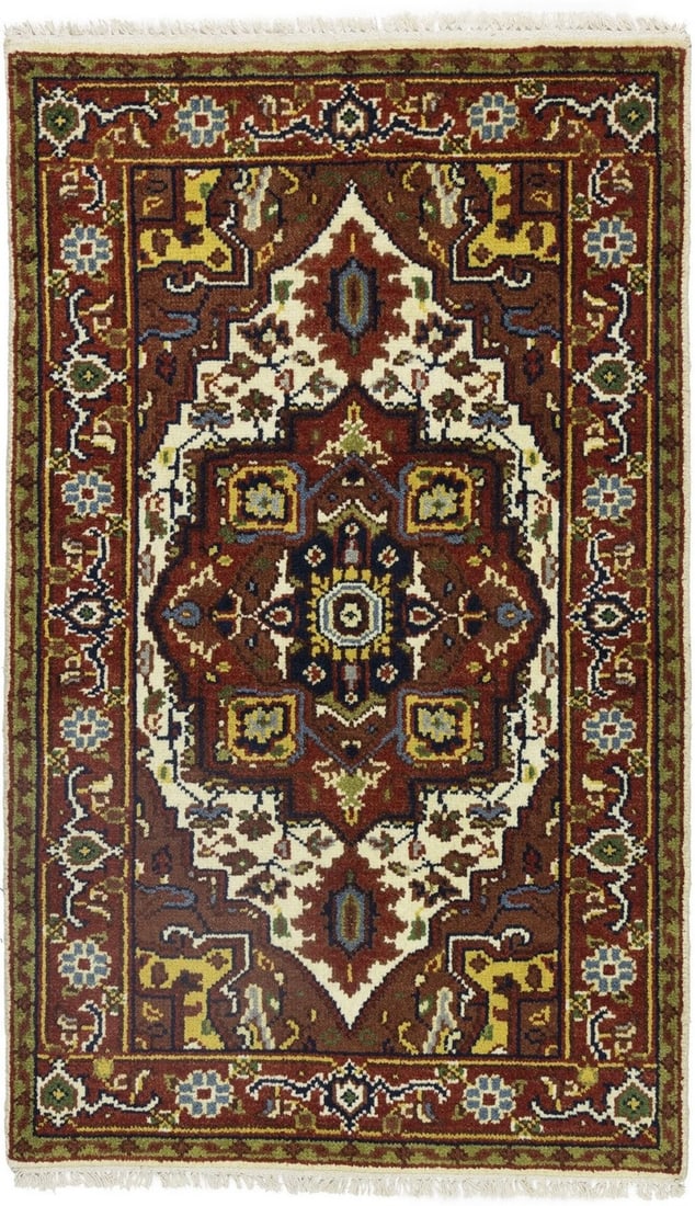 3X5 Floral Style Heriz Serapi Rug Oriental Entryway Farmhouse Decor Carpet Hand-Knotted: 3X5 Floral Style Heriz Serapi Rug Oriental Entryway Farmhouse Decor Carpet Hand-Knotted Hand-knotted in wool, this traditional floral style Heriz Serapi rug boasts a rich, cream-colored background wit