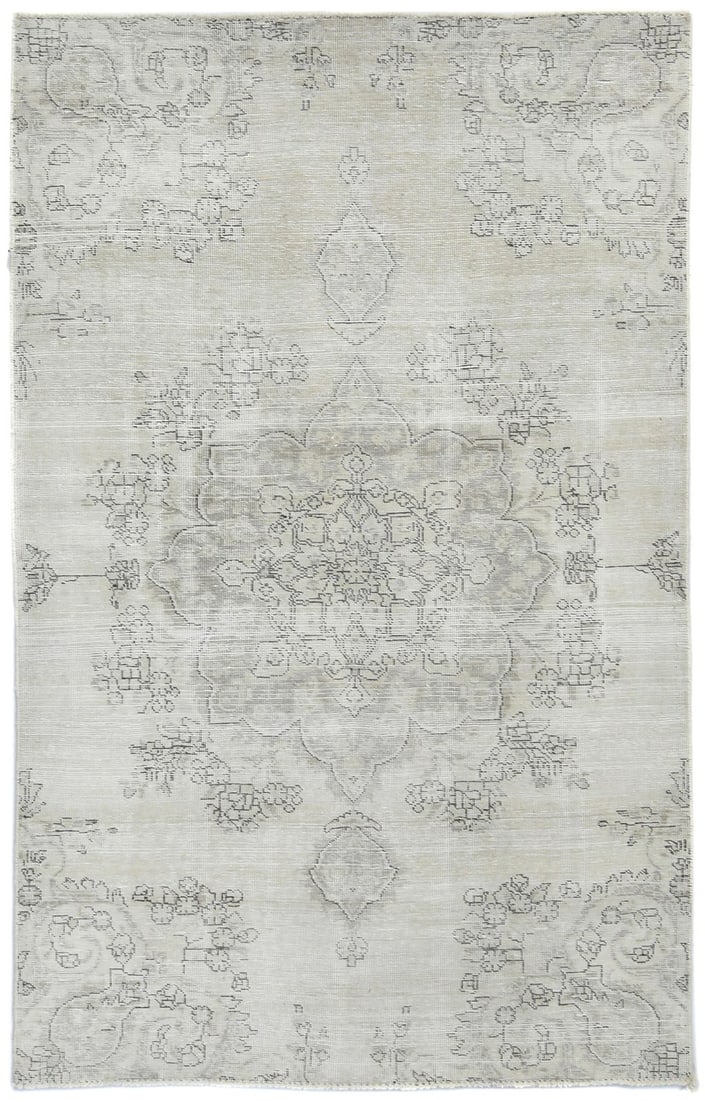 Distressed Vintage Medallion Floral Oriental Rug Muted Antique Carpet 4'6X7'3 Ft Hand-Knotted: Distressed Vintage Medallion Floral Oriental Rug Muted Antique Carpet 4'6X7'3 Ft Hand-Knotted Distressed Vintage Medallion Floral Oriental Rug Muted Antique Carpet. This stunning, hand-knotted wool ru