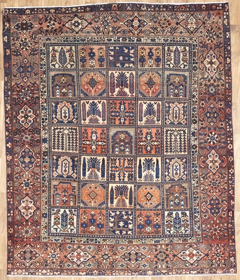 8'9 X 10'5 Ft Semi-Antique Handmade Geometric Wool Living Room Carpet Hand-Knotted: 8'9 X 10'5 Ft Semi-Antique Handmade Geometric Wool Living Room Carpet Hand-Knotted 8'9 x 10'5 Ft Semi-Antique Handmade Geometric Wool Living Room Carpet - A stunning vintage geometric wool runner, han