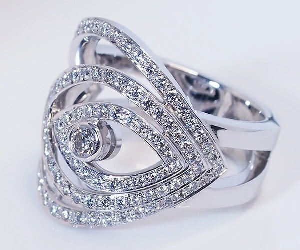 Chopard 18k White Gold Happy Spirit Diamond 0.74ct Cocktail Ring with Paper Box: Chopard 18k White Gold Happy Spirit Diamond 0.74ct Cocktail Ring with Paper Box Item Specifics: Number Of Diamonds: 97 Antique: No Shape: Round Occasion: Anniversary Birthday Christening Christmas Eng