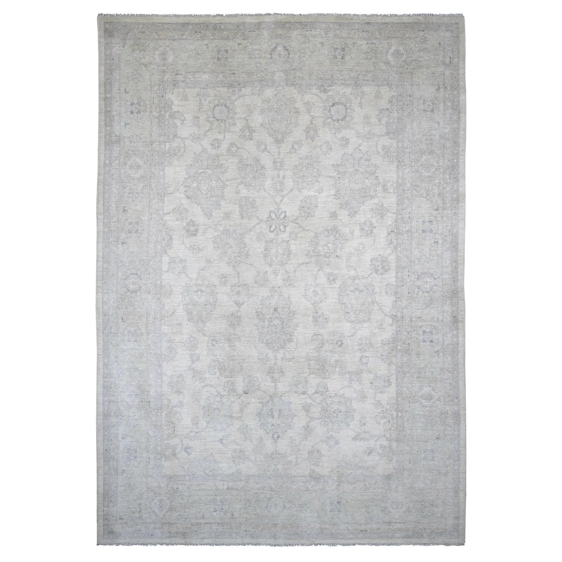 White Wash 100% Wool Hand Knotted 9'8"x13'8" Peshawar Leaf Design Rug: White Wash 100% Wool Hand Knotted 9'8"x13'8" Peshawar Leaf Design Rug Hand-knotted in traditional Peshawar style, this stunning ivory wool rug boasts an intricate leaf design that adds a touch of eleg