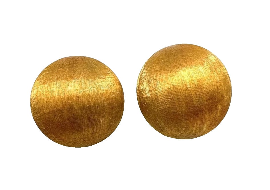 Chiampesan 18k Yellow Gold Round Brushed Matte Stud Clip On Earrings Italy: Chiampesan 18k Yellow Gold Round Brushed Matte Stud Clip On Earrings Italy Item Specifics: Shape: Round Closure: Clip-On Occasion: Anniversary Birthday Christening Christmas Confirmation/Communion Eng