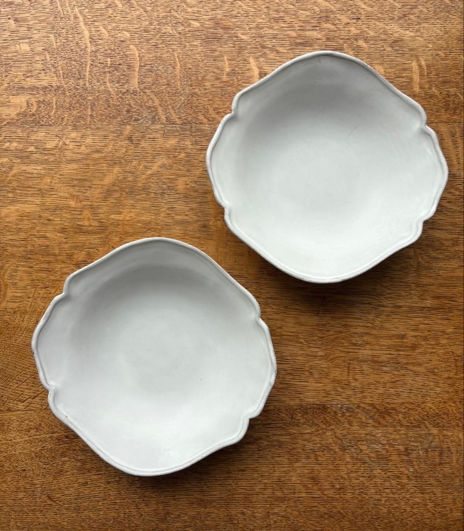 Collectible Tableware White Set of 2 19cm/ 7.5in Astier de Villatte Bowl Pair: Collectible Tableware White Set of 2 19cm/ 7.5in Astier de Villatte Bowl Pair Item Specifics: Number Of Items In Set: NA Origin: NA Antique: NA Shape: NA Occasion: NA Item Length: NA Vintage: NA Care 