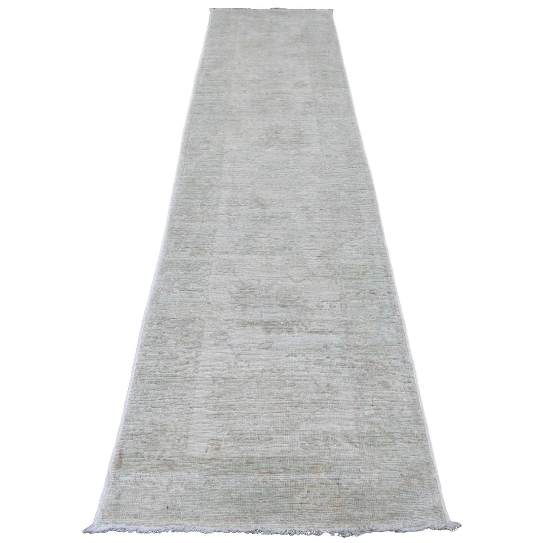 2'10"x11'5" White Angora Oushak Leaf Pattern Hand Knotted Wool Runner Rug: 2'10"x11'5" White Angora Oushak Leaf Pattern Hand Knotted Wool Runner Rug The Oushak Leaf Pattern Hand Knotted Wool Runner Rug boasts an intricate design, featuring a classic Oriental style with a sub