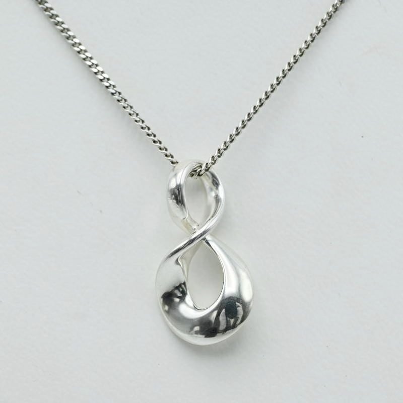 Sterling Silver Pendant Necklace 15.7 inch Georg Jensen w/ Original Box: Sterling Silver Pendant Necklace 15.7 inch Georg Jensen w/ Original Box Item Specifics: Brand: Georg Jensen Type: Necklace Metal Purity: 925 Color: Silver Style: Pendant Material: Metal Metal: Sterlin