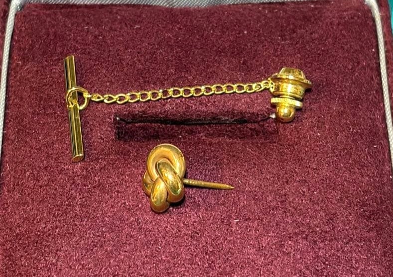 Vintage Tiffany & Co Signature Knot Tie Tack 14k Yellow Gold Pin Mens Jewelry: Vintage Tiffany & Co Signature Knot Tie Tack 14k Yellow Gold Pin Mens Jewelry Item Specifics: Antique: Yes Shape: Knot Occasion: Anniversary Birthday Christening Christmas Confirmation/Communion Engag