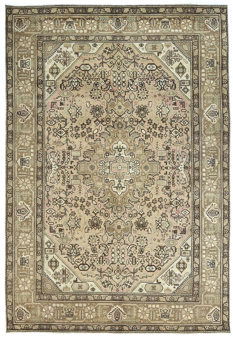 Handmade Distressed Floral Oriental Rug Vintage Farmhouse Decor Carpet 6'5X9 Ft Hand-Knotted: Handmade Distressed Floral Oriental Rug Vintage Farmhouse Decor Carpet 6'5X9 Ft Hand-Knotted Hand-knotted with wool, this vintage floral oriental rug boasts a distressed and abraded pile, giving it a 