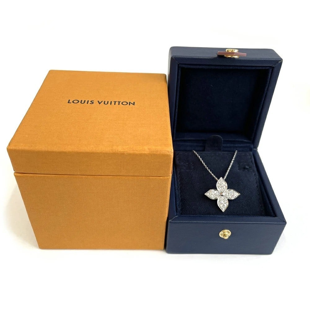 Louis Vuitton Q93863 Ideal Blossom Pendant White Gold 18k Diamond Necklace w/ Box: Louis Vuitton Q93863 Ideal Blossom Pendant White Gold 18k Diamond Necklace w/ Box Item Specifics: Brand: Louis Vuitton Type: Pendant Metal Purity: 18k Color: White Gold Style: Chain Base Metal: White 