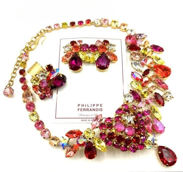 Rare Bijou Necklace In Pink Red Set Ferrandis Philippe: Rare Bijou Necklace In Pink Red Set Ferrandis Philippe Item Specifics: Brand: Philippe Ferrandis Type: Jewelry Set Main Stone Color: Red Pink multicolored Set Includes: Earrings Necklace Ring Material