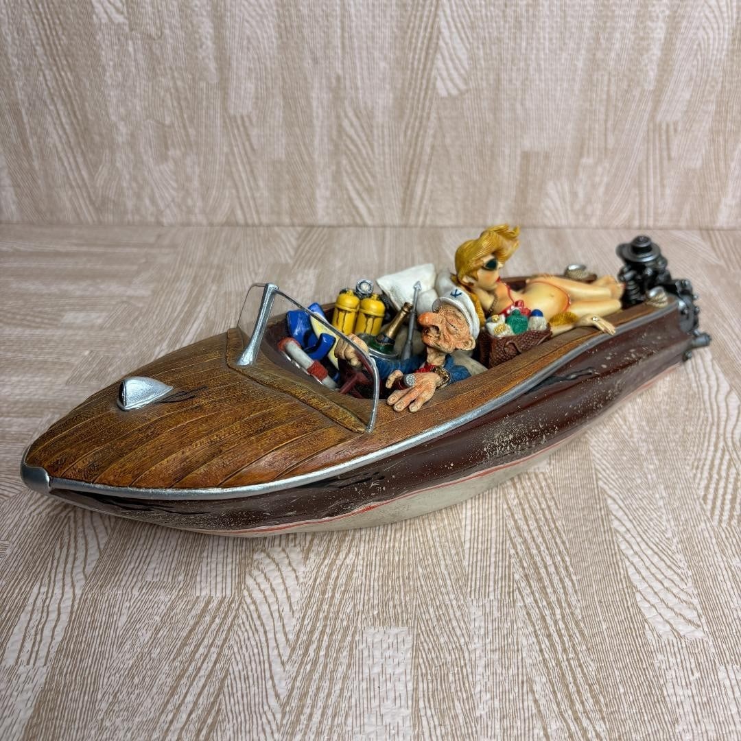 Guillermo forchino Speedboat the figurine playboy comic art sculpture: Guillermo forchino Speedboat the figurine playboy comic art sculpture Item Specifics: Artist: NA Signed By: NA Occasion: All Occasions Size: NA Item Length: NA Number In Pack: 1 Item Height: NA Style: