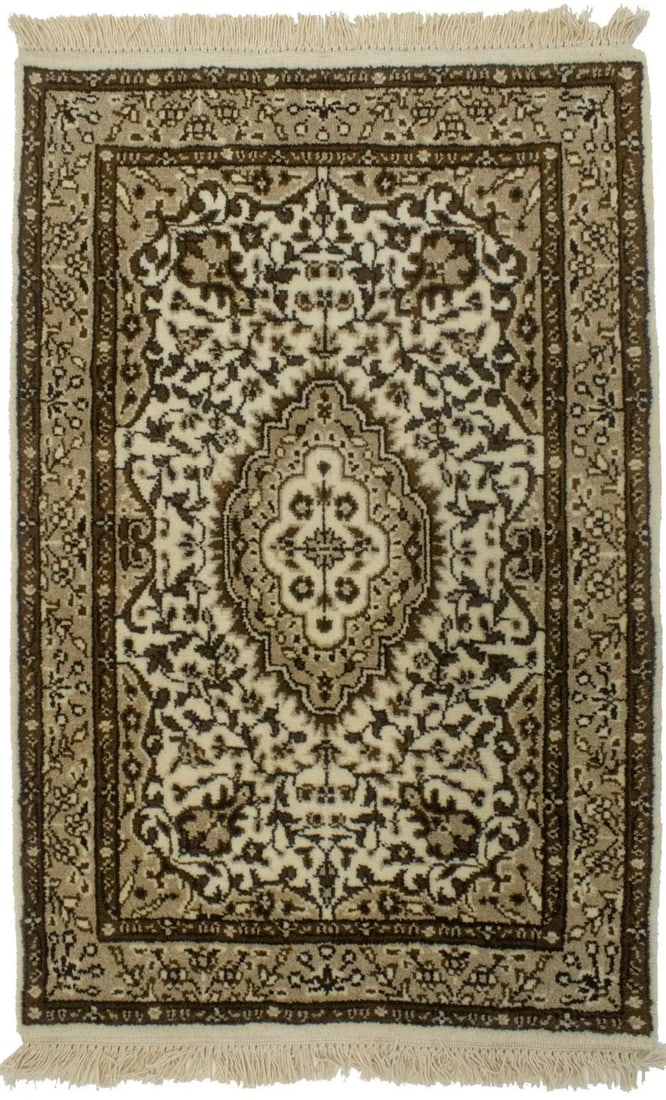2X3 Extra Fine Handmade Kirman Oriental Rug Classic Floral Design Carpet Hand-Knotted: 2X3 Extra Fine Handmade Kirman Oriental Rug Classic Floral Design Carpet Hand-Knotted Extra Fine Handmade Kirman Oriental Rug. This 2'0 x 3'0 hand-knotted wool carpet features a classic floral design 