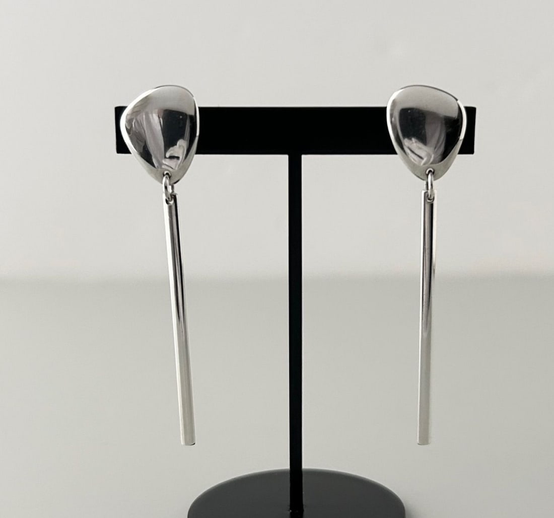 Rare Sterling Silver Pebbles Stud Earrings in Long No Sterling Georg Jensen No 445: Rare Sterling Silver Pebbles Stud Earrings in Long No Sterling Georg Jensen No 445 Item Specifics: Brand: Georg Jensen Type: Earrings Metal Purity: 925 Closure: Stud Color: Silver Style: Stud Base Met