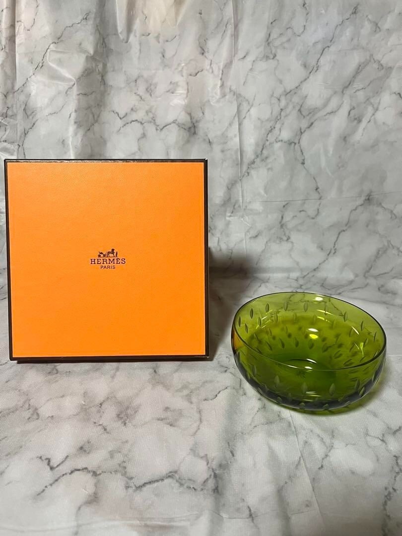 Fanfare green bowl with box porcelain from France tableware dining dish: Fanfare green bowl with box porcelain from France tableware dining dish Item Specifics: Brand: HERMES Personalize: No Type: Rice Bowl Shape: Round Occasion: All Occasions Color: Green Original/Reprodu