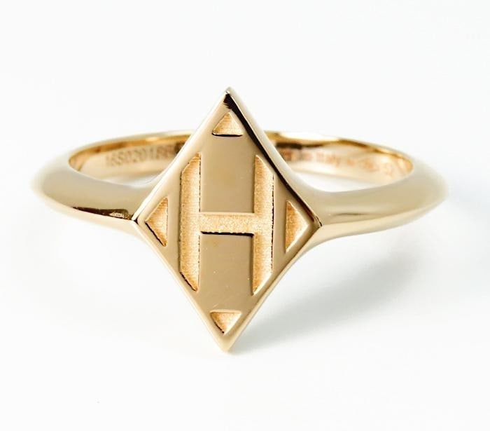 Hermes Gambade H Logo 18k Rose Gold Signet Band Ring US 6 EU52 with Box Gift: Hermes Gambade H Logo 18k Rose Gold Signet Band Ring US 6 EU52 with Box Gift Item Specifics: Antique: No Shape: Diamond shape Occasion: Anniversary Birthday Christmas Engagement Graduation Mother's Da