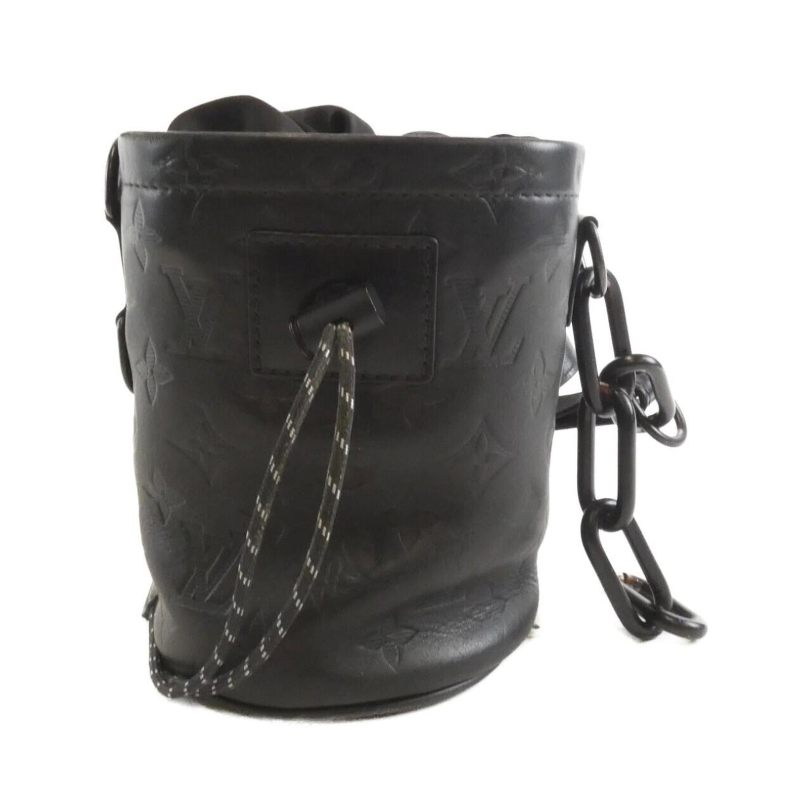 Louis Vuitton Shoulder Bag Leather: Louis Vuitton Shoulder Bag Leather Black Calf Leather Louis Vuitton Shoulder Bag, 17cm x 12cm x 11cm. This shoulder bag features high-quality leather construction and a classic design that exudes