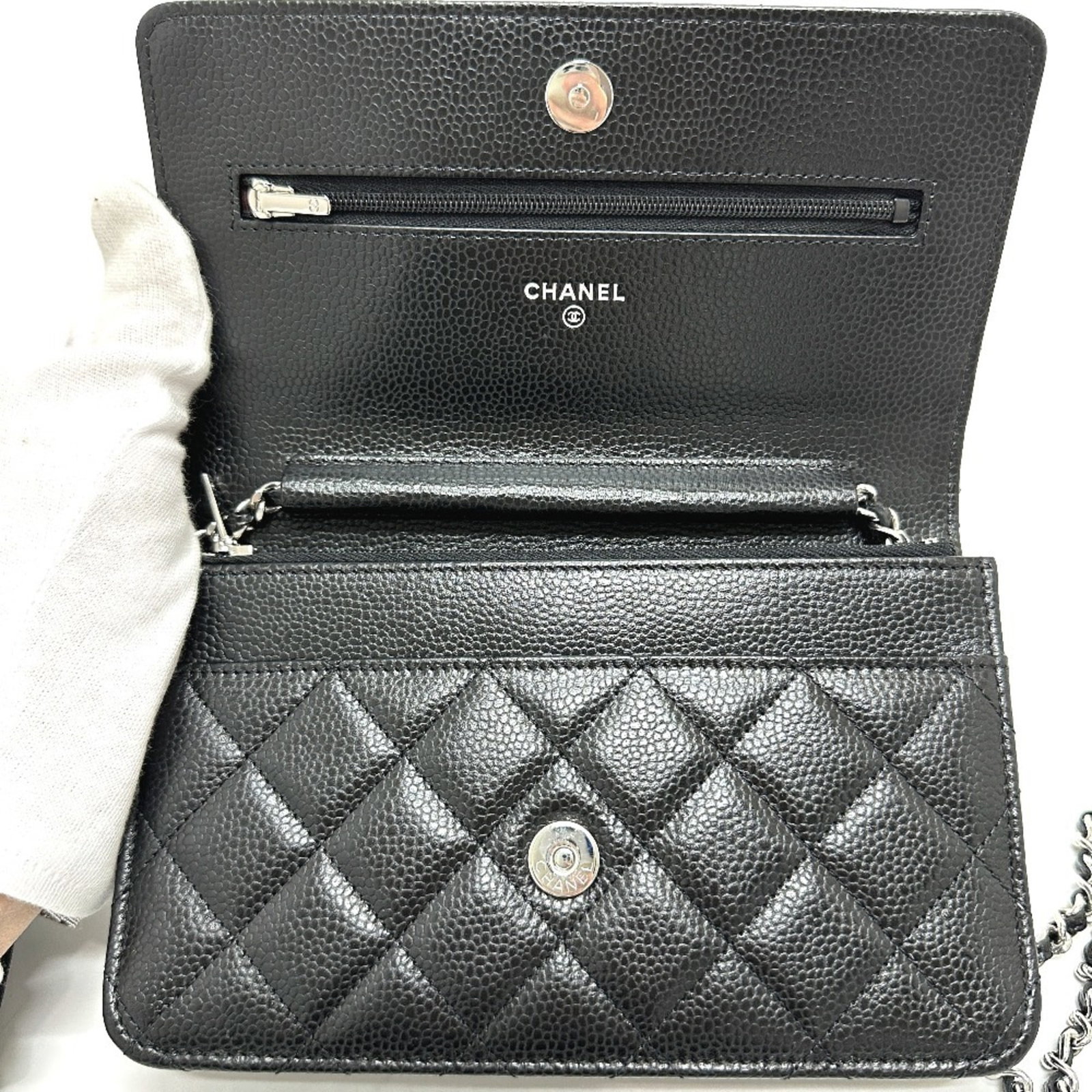 Caviar Leather Shoulder Bag Chanel - 7